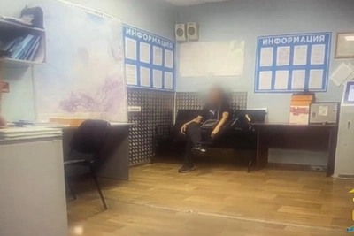 С самолета в Магадан сняли буйного пассажира