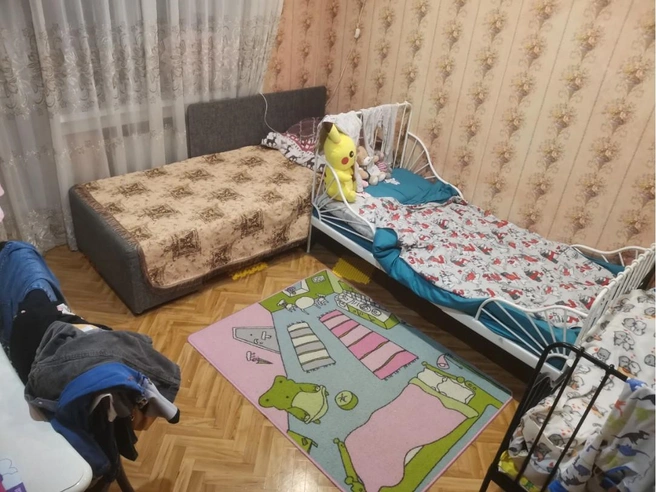 Семья Ахмадуллиных снимает 2 комнаты | Источник: предоставлено Динаром Ахмадуллиным