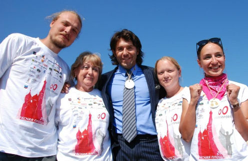 Медсестра из г. Раменское Катя Лихваткина (она четвертая слева) напомнила, как участвовала вместе со мной в благотворительном велопробеге на Красной площади