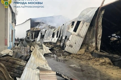 Установлена причина возгорания в ангаре у Измайловского кремля