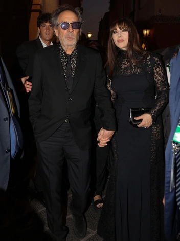 Моника Беллуччи и Тим Бертон на кинофестивале | marieclaire.ru