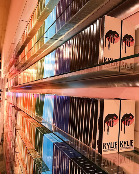 Кайли Дженнер открыла первый магазин Kylie