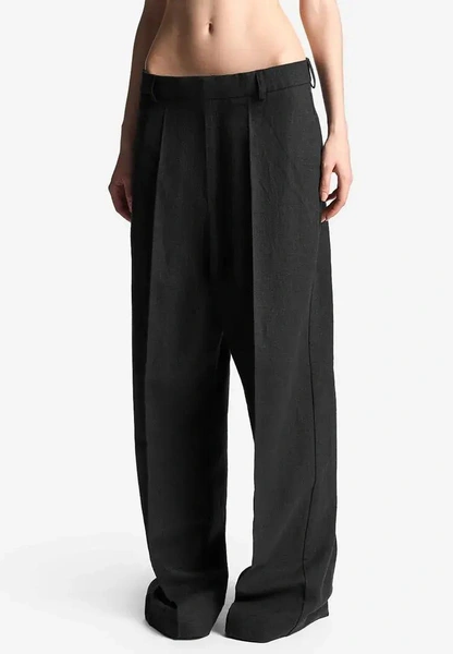 Идеальная база — брюки на осень-зиму 2025/26: лучшие модели у российских брендов Идеальная база — брюки на осень-зиму 2025/26: лучшие модели у российских брендов