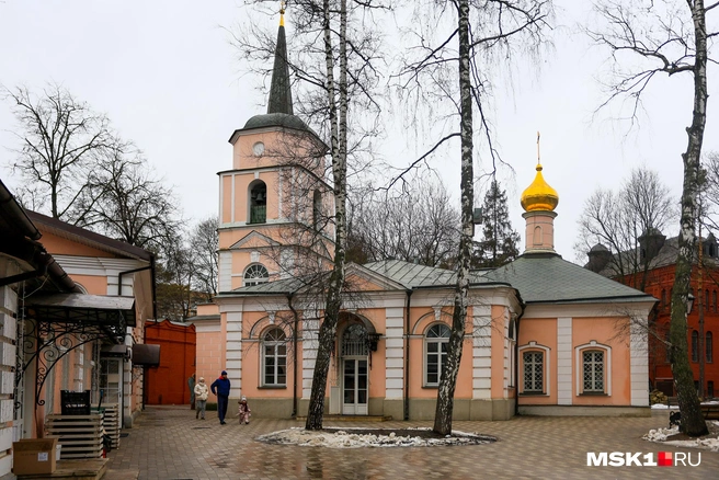 В этом храме служит актриса из фильма «Гостья из будущего» Елена Метелкина | Источник: Артем Устюжанин / MSK1.RU