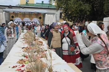 Гастрофестиваль «Дикоросы» стал частью празднования 100-летия Коми-Пермяцого округа | Источник: Никита Чунтомов