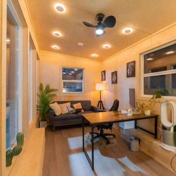 Для маленькой такой компании: оцените минималистичный офис-прицеп от Dragon Tiny Homes