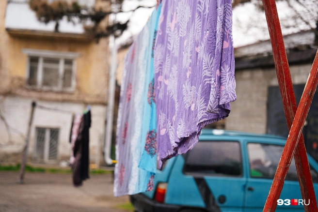 Внутренний дворик, который чиновники изымают вместе жильем | Источник: Дарья Паращенко / 93.RU