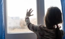 2-летняя девочка чудом выжила, выпав с 10-го этажа. В больнице она удивила всех врачей