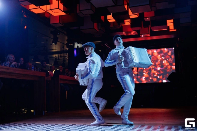 Каждый их концерт&nbsp;— настоящее шоу | Источник: Артем Завьялов