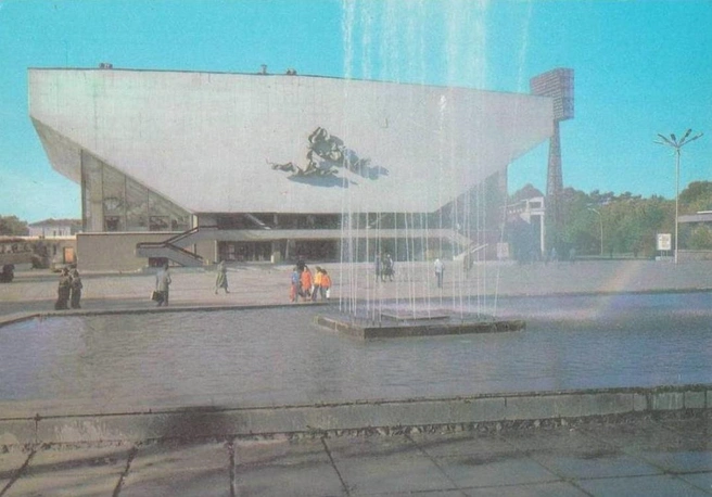 Район стадиона «Труд» в 1980-х. Кажется, будто ничего и не поменялось | Источник: Pastvu.com