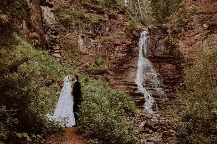 Лили Коллинз вышла замуж! Скорее зацени ее свадебное платье 👰🏻