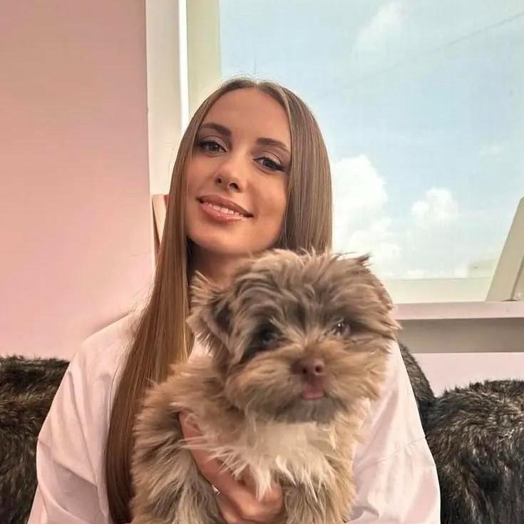 Звезда Stand Up Вика Складчикова развелась: «Если бы не ушла сейчас, я бы, наверное, за убийство села»