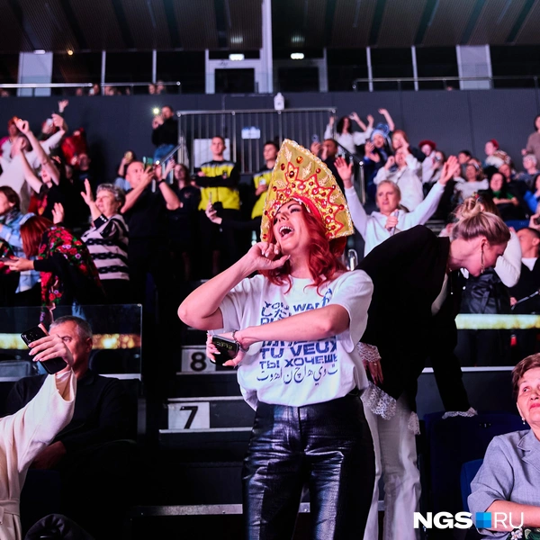 Зрители основательно подошли к подготовке образов | Источник: Александр Ощепков / NGS.RU