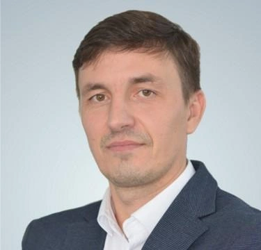 Руководитель омского представительства ДельтаЛизинг Евгений Стрекалев отметил профессионализм сотрудников, заслуживших уважение клиентов за годы работы | Источник: ДельтаЛизинг