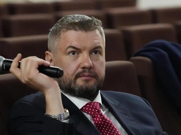 Первое видео драки комментатора Романа Скворцова, после которой он попал в реанимацию
