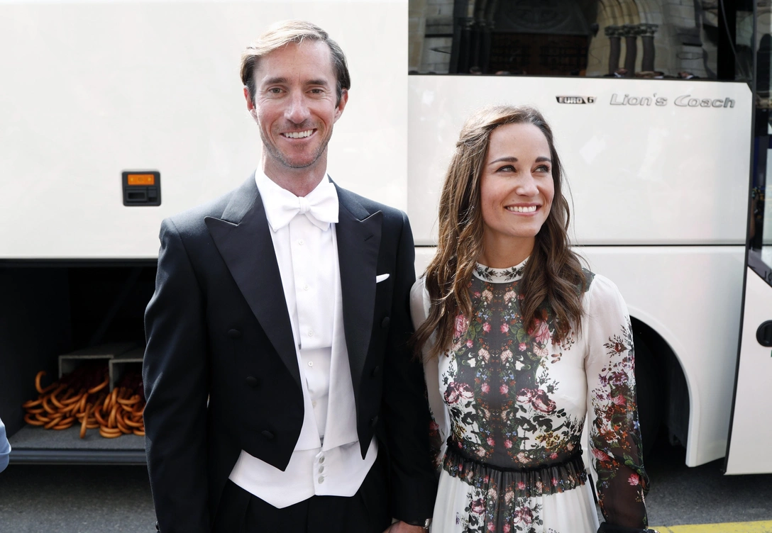 Пиппа Миддлтон и Джеймс Мэттью в 2017 году | marieclaire.ru