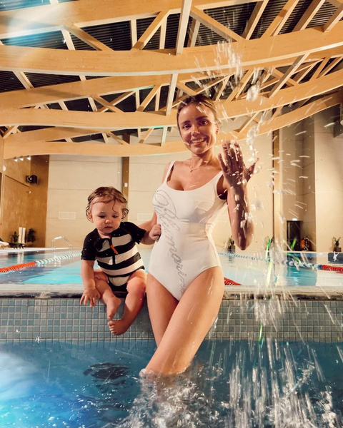 Ассоль похвасталась фигурой в купальнике спустя 9 месяцев после родов: фото, инстаграм