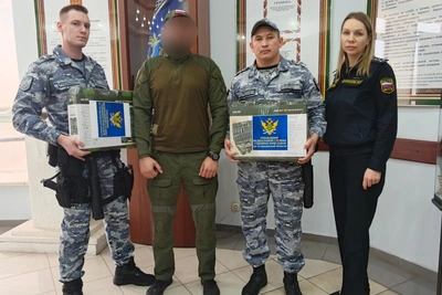 Приставы Астрахани поддержали бойцов СВО оборудованием