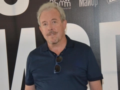 Андрей Макаревич* инвестировал 18 млн рублей в квартиру в Грузии