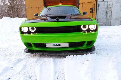 В Омске продают зеленый Dodge Challenger за 3,5 млн