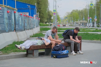 Что происходит возле аэропорта Внуково, где задерживаются рейсы | Источник: Андрей Федоров / MSK1.RU