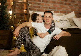 «Дома сын беспроблемный, а на улице боится любых конфликтов. Как научить его постоять за себя?»