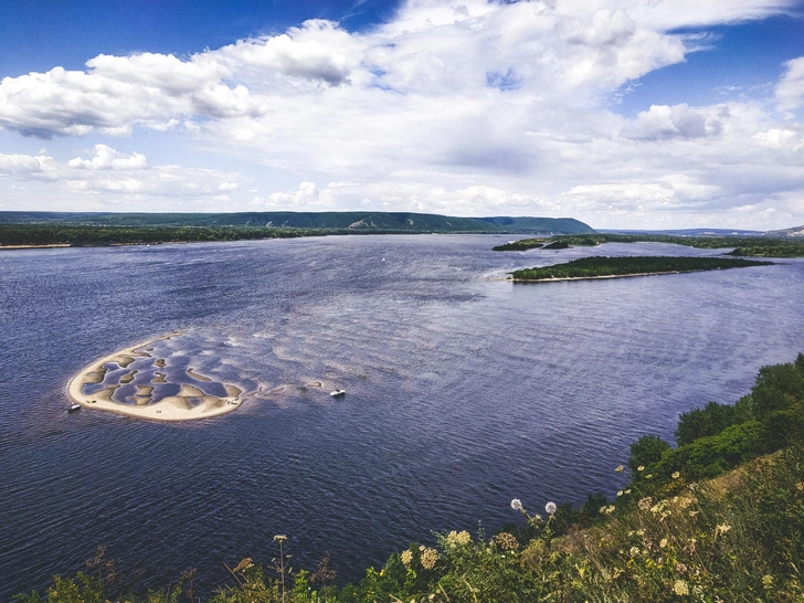 Большая часть Петербурга уйдет под воду, а Волга начнет пересыхать: предсказания о будущем России