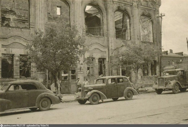 1942 год. Всё, что осталось от Большого театра — он сгорел в годы войны | Источник: pastvu.com