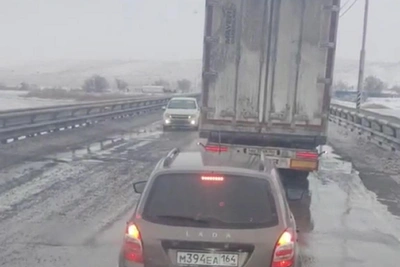 Десятикилометровая пробка парализовала трассу под Волгоградом