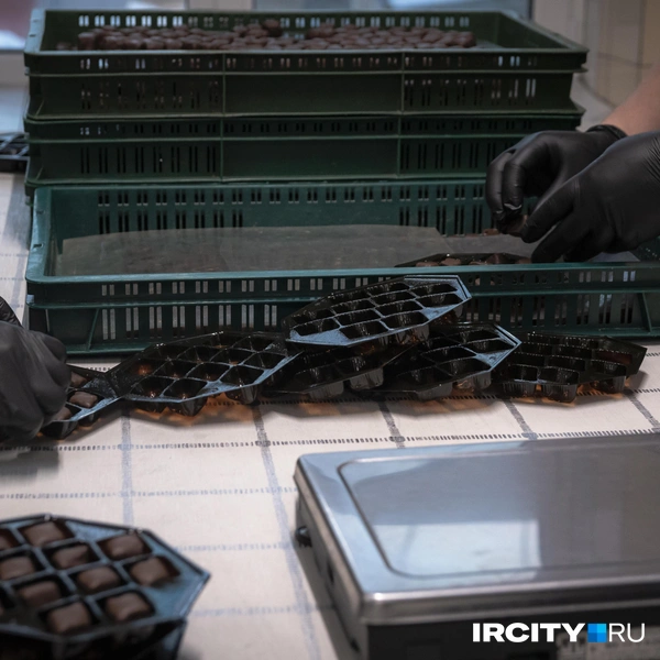 Его фасуют в коррекс | Источник: Арсений Чекмарев / IRCITY.RU