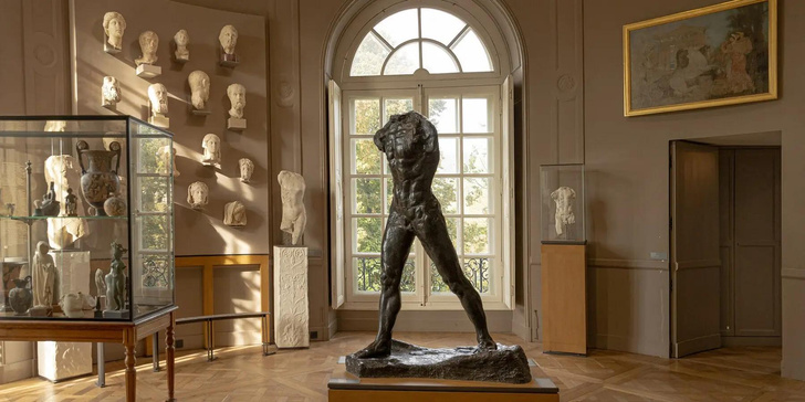Выставка скульптур Энтони Гормли в Париже