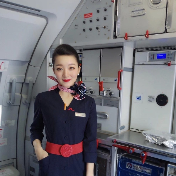 стюардессы, стюардессы униформа, стюардессы форма, China Eastern Airlines | Источник: Социальные сети