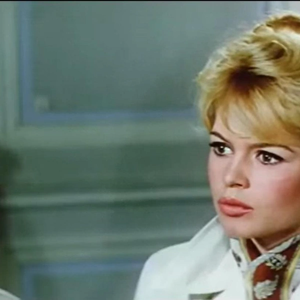 Источник: кадр из фильма «Бабетта идёт на войну» / VK Видео