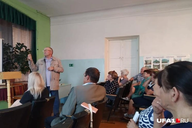 Жители посетили уже две встречи с администрацией и представителями водоканала | Источник: читатель UFA1.RU