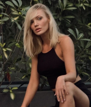 Марина Кондратюк наслаждается новым статусом жены вратаря «ПСЖ» Матвея Сафонова: смотрим ее фото