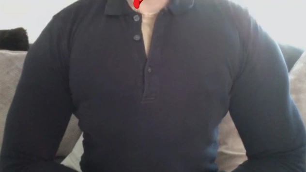 В продаже появились поддельные мышцы и бюсты для онлайн-свиданий