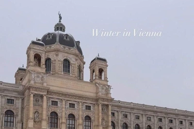 Гарифуллина с дочкой в зимней Вене