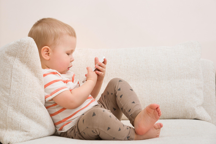 Почему смартфоны делают детей глупыми — мнение ученых