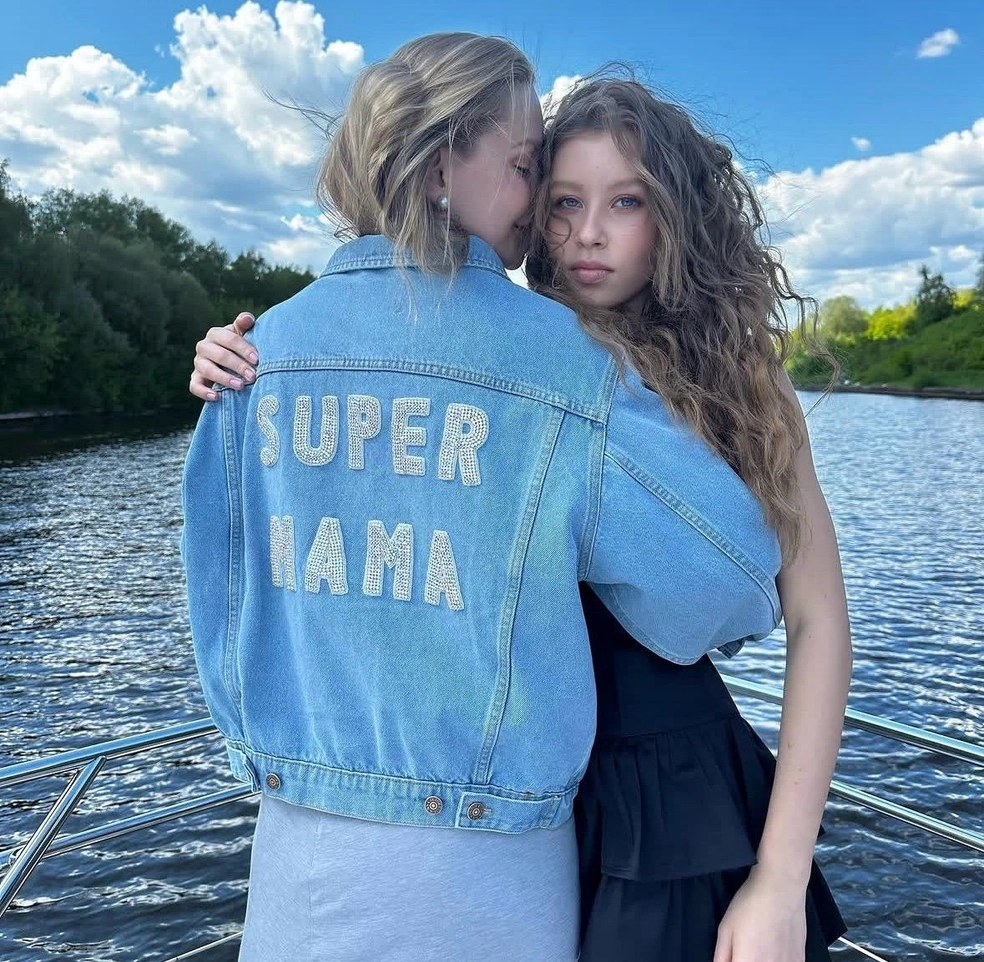 Юлия Пересильд очень близка с дочкой Анной  | Источник: juliaperesild / Instagram (экстремистская организация, деятельность запрещена на территории РФ)