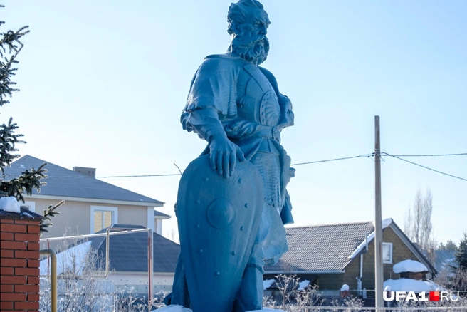 Памятник основателю города Уфы, воеводе Михаилу Александровичу Нагому | Источник: Булат Салихов / UFA1.RU