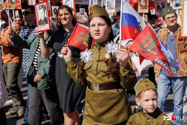 Некоторые даже были в военной форме  | Источник: Ирина Шарова / 72.RU 
