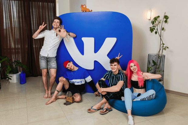 Фото №1 - «Клипы» ВКонтакте открывают блогерский дом — жить в нем будут Dream Team House