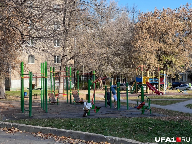 Площадка пользуется спросом у детей | Источник: Андрей Бирюков / UFA1.RU
