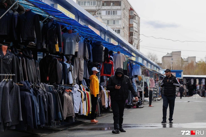 Владельцам павильонов вряд ли удастся выстоять в конкурентной борьбе с маркетплейсами, но они не сдаются | Источник: Ирина Шарова / 72.RU