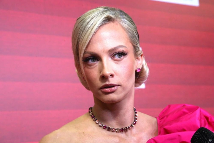 Полина Максимова | www.starhit.ru