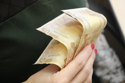 Омичи открыли почти 15 тысяч счетов за рубежом