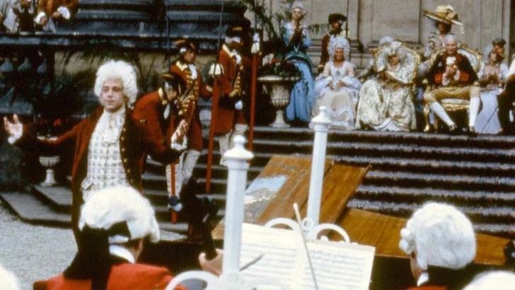 Кадр из фильма «Амадей» (1984) | Источник: «Кинопоиск»