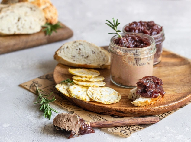 Не только десерты: 3 несладких (и очень вкусных) рецепта с шоколадом, которые перевернут ваше сознание