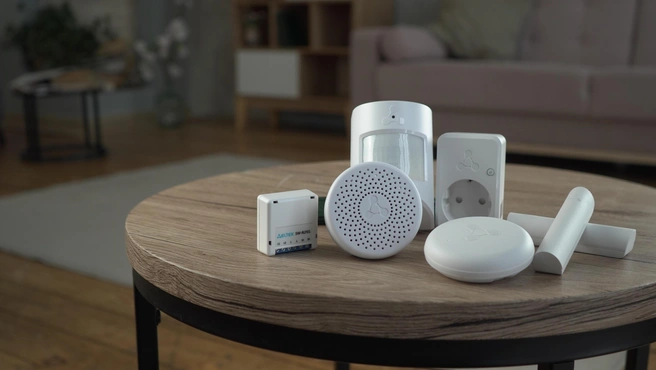 Любой модуль легко крепится без демонтажа отделки | Источник: Eltex