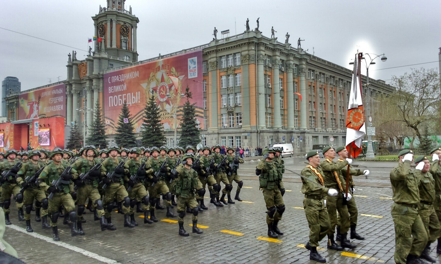 Военные назвали дату начала репетиций парада Победы в Екатеринбурге